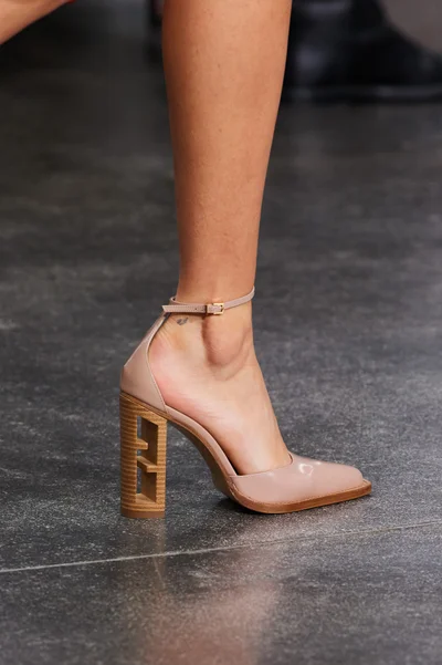 Look 3